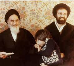 دلنوشته ایسنتاگرامی سیدحسن خمینی به مناسبت روز پدر: پدرم مظلوم بود و حرف‌هاى ناگفته‌اش باقى ماند/ شاید اگر مى‌ماند بیش از پیش آزار مى‌دید