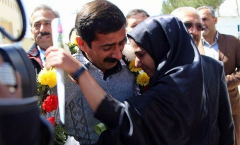 گفتگو با دومین محیط بان آزاد شده؛بی مهری هایی که به دخترم شد از مرگ سخت تر بود