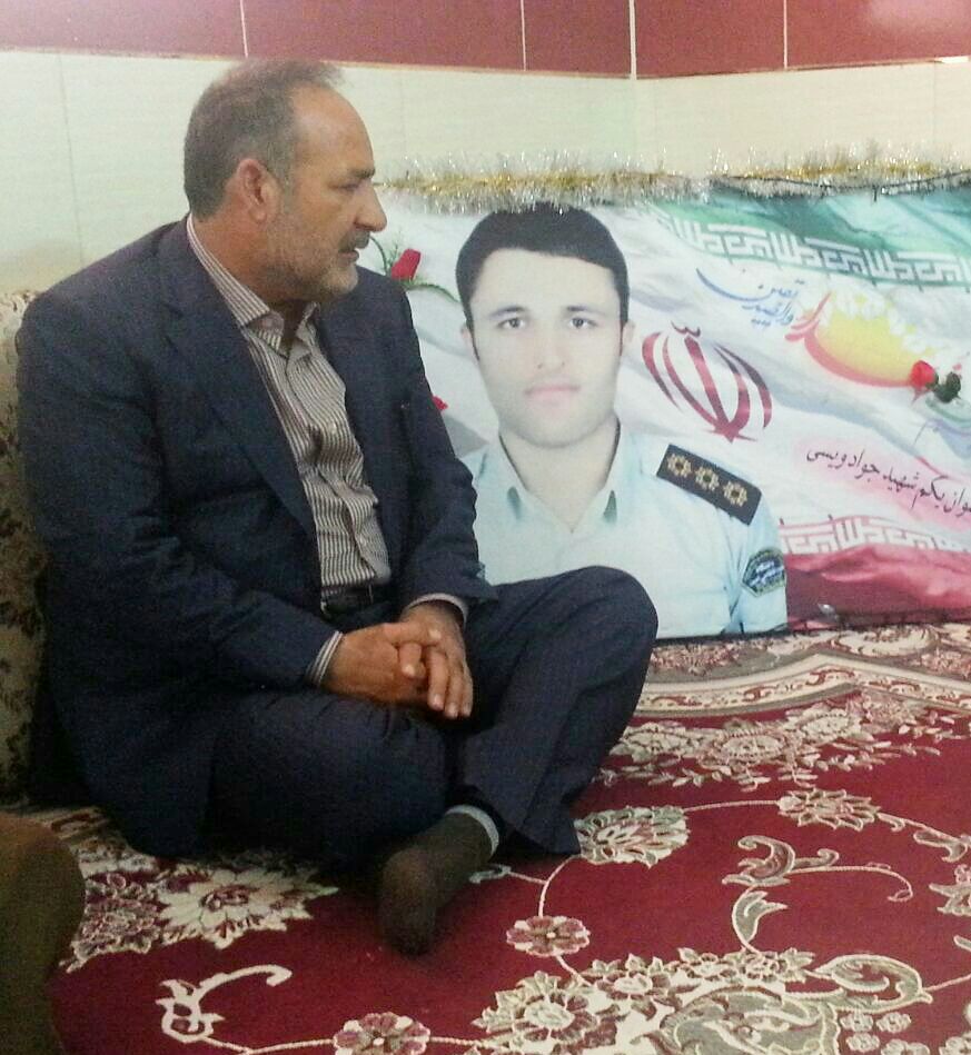 دیدار عدل هاشمی با خانواده شهید جواد ویسی پور+تصاویر