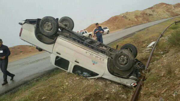 سه مصدوم در واژگونی پیکاب بهداشت و درمان صنعت نفت گچساران +تصاویر