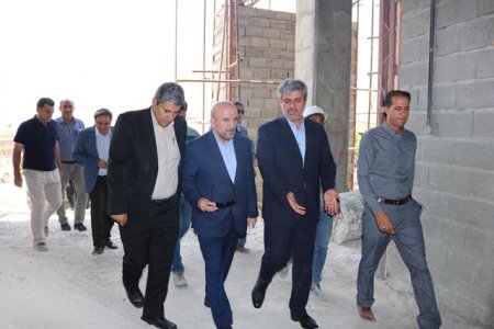 بازدید معاون وزیر راه و شهرسازی از بیمارستان های در حال ساخت گچساران +تصاویر 