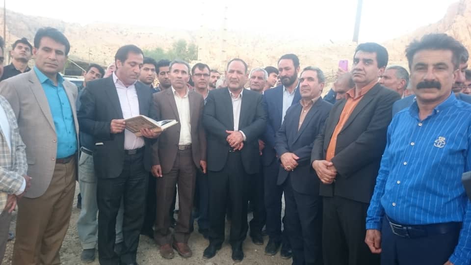 افتتاح وتصحیح شبکه برق روستای دلی باریک چرام با حضور نماینده کهگیلویه بزرگ و مدیران استان و شهرستان+تصاویر