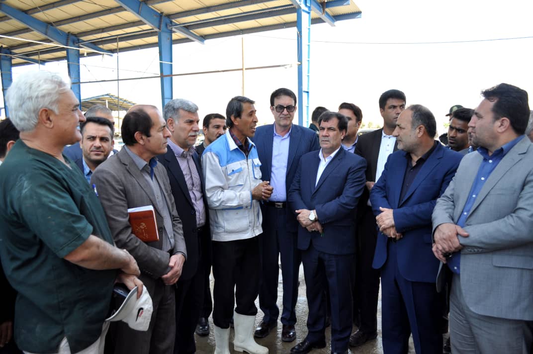 بازدید استاندار و عدل هاشمی از طرح گاو داری هزار راسی دهدشت
