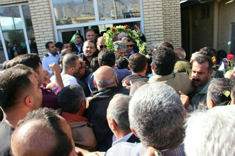 گزارش تصویری استقبال مردم از غلامرضا تاجگردون در فرودگاه گچساران