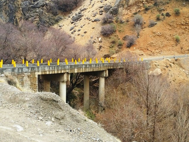 ایمنی پایین تنها پل ارتباطی محور سی سخت به یاسوج+تصاویر