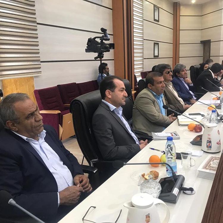 تنش و حاشیه در جلسه شوراهای اسلامی شهرهای دوگنبدان و باشت ؛ از انتقاد رییس شورای شهر باشت و پاسخ افشاگرایانه فرماندار تا انتقادات شهردار باشت و شوخی طعنه آمیز نماینده با موسوی