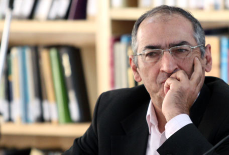 صادق زیبا کلام ：با وجود نهادهای مچ‌گیری ، فساد  در ایران چند برابر کشورهای دیگر است/ به طور جدی با سرمنشاء فساد مبارزه نکرده‌ایم