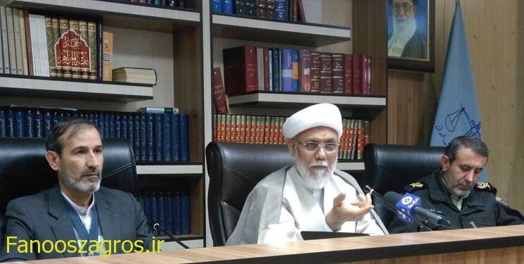 نشست شورای پیشگیری از وقوع جرم کهگیلویه و بویراحمد ؛ از توضیحات رئیس کل دادگستری درباره حادثه سوء قصد تا خبرهای خوب فرمانده انتظامی استان در این خصوص/ مزارعی ：حادثه چند وقت پیش منتسب به هیچ طایفه و ایلی از استان نیست