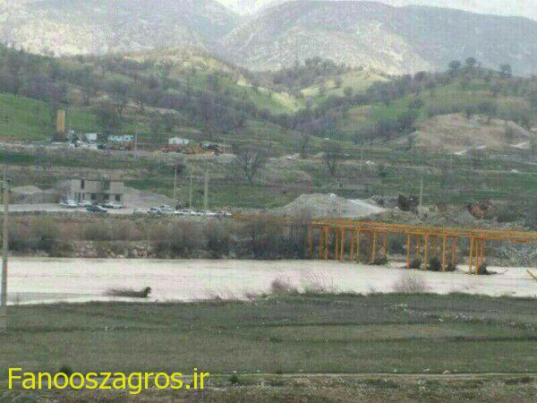 قابل توجه مسولین استانی؛ آسیب دیدن تنها پل ارتباطی روستای دروهان در بخش کبکیان شهرستان بویراحمد و قطع مسیر تردد ساکنان روستا+تصاویر