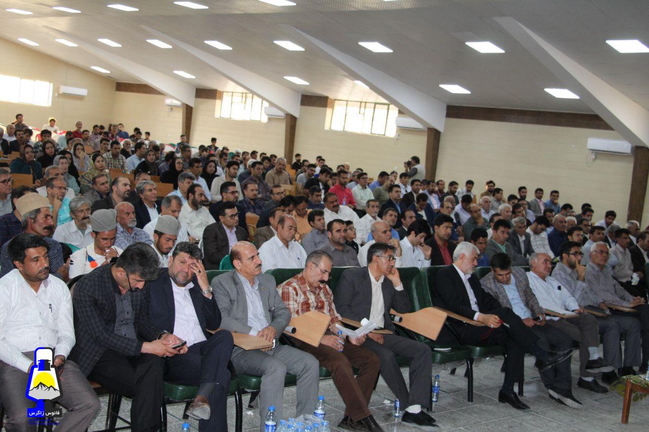 همایش نکوداشت روز قلم با موضوع  “تنوع قومی؛ فرصت یا تهدید؟” در  گچساران برگزار شد/ از انتقاد برخی اصلاح طلبان به وضعیت سیاسی موجود تا گلایه های چهره قشقایی از بی توجهی ها به این ایل و سخنرانی نماینده سابق اصلاح طلب مجلس/شجاع پوریان : تنوع قومی می تواند ظرفیت های بزرگی را برای کشور رقم بزند+تصاویر