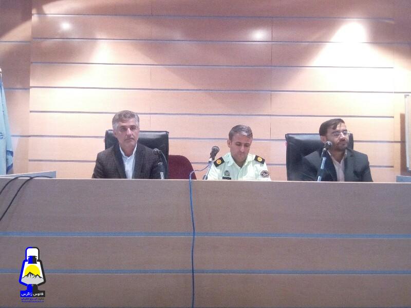 معاون مطبوعاتی اداره کل فرهنگ و ارشاد اسلامی کهگیلویه و بویراحمد  ؛ رسانه باید اخلاق حرفه ای را حفظ کند اما این به معنی بستن چشم تیزبین خبرنگاران بر واقعیات و یا تخلفات و مشکلات نیست