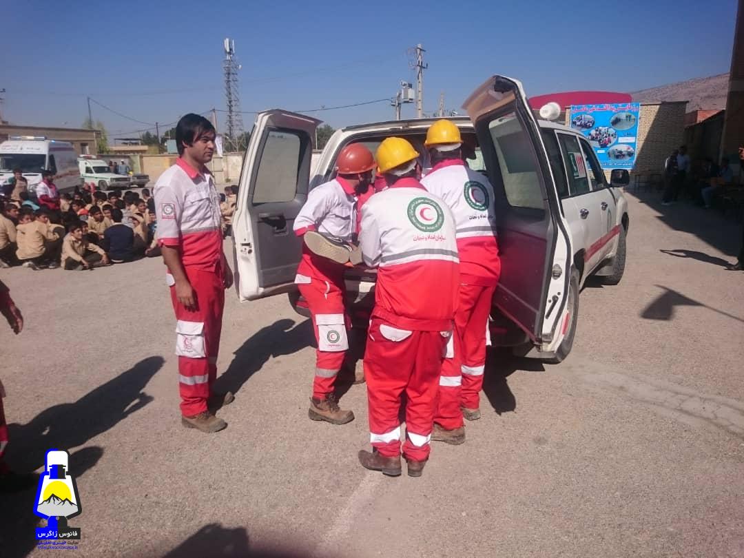 به مناسبت هفته پدافند غیر عامل ؛  مانور مقابله با بلایای طبیعی و حوادث غیر مترقبه در چرام برگزار شد+تصاویر