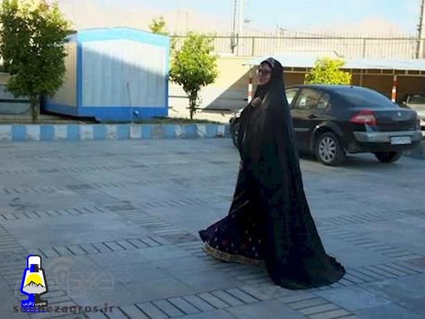 نام نویسی بانوی گچسارانی در یازدهمین دوره انتخابات مجلس با پوششی جالب/زهره فولادی وندا ؛تنها زنی هستم که در صحنه انتخابات وارد شده ام / هر کدام از کاندیداها نقاط ضعف و قوتی دارند+تصاویر