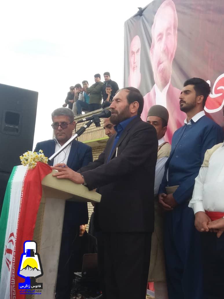 اظهارات سید قدرت الله حسینی در بوستان؛ اگر می دانستم در انتخابات یازدهمین دوره مجلس شورای اسلامی رای نداشتم به والله قسم پا در عرصه رقابت نمی گذاشتم،کمربندها را محکم ببندید و از تقسیم پول نترسید و با آرای بالا پیروز انتخابات خواهیم شد/ حسینی؛ اگر کسی تائید هست بنویسید که فلانی تائید شده است+تصاویر