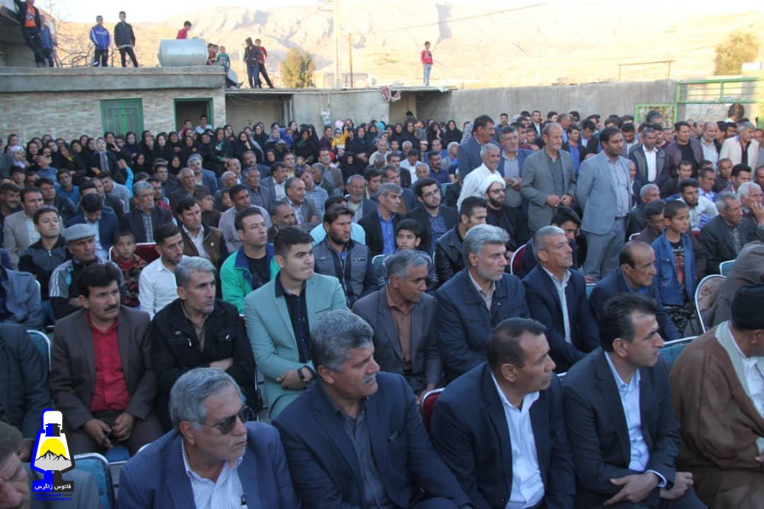 سید محمد موحد در میان حامیانش از ایل بزرگ تامرادی: شما یک مورد را نشان دهید که مربوط به ۱۶ سال کاری من نباشد/موحد؛ این پتروشیمی که فریادش به آسمان رفت دوران چه کسی بوده است؟/ از روز اول یک خط تلفن داشتم و جواب همه را دادم+تصاویر
