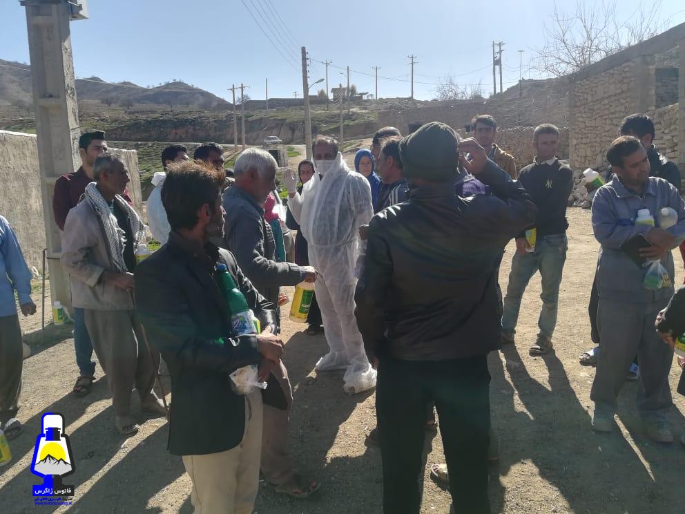 تقدیر از تولیدکنندگان بی ادعا با هدف تشویق مشاغل روستایی در شهرستان لنده+عکس