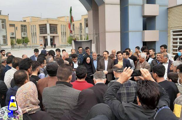 تجمع اعتراضی اهالی خیرآباد جلوی فرمانداری گچساران+تصاویر
