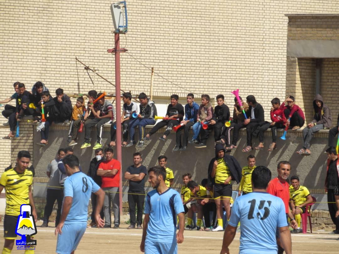 مسابقات فوتبال یادواره زنده یاد سید محمد نبی نمازی در خیر آباد برگزار شد+تصاویر