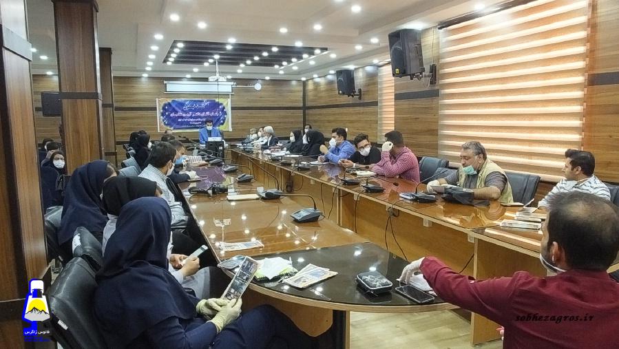 نشست خبری سرپرست و مسولین بهداشت و درمان گچساران برگزار شد/ دکتر غلامیان: در برنامه هایم سیاسی کاری نمی کنم+عکس