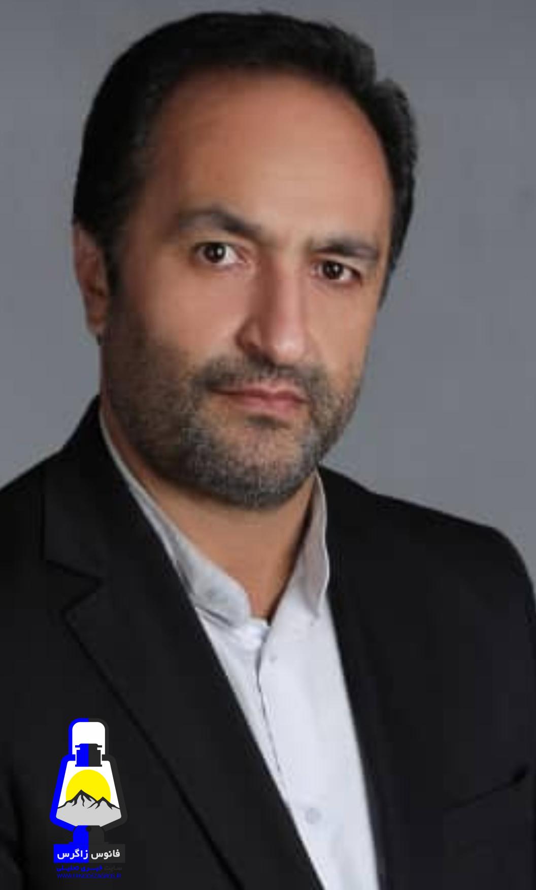 ریحان محمدپور ده بزرگ:مردم به دنبال ایده ها ،برنامه ها و افکارهای نو و کار ساز می باشند/مستقل آمده ام/گفته می شود جهت تخریب سید قدرت الله و با چراغ سبز تاجگردون آمده ام اشتباه است/برای پیروزی در انتخابات آمده ام/به فرد یا کس خاصی فکرنکرده ام که بخواهم به نفع آن کنار بروم/وابسته به هیچ فرد و حزب و جریانی نیستم/مشکل اول گچساران و باشت بیکاری جوانانش است