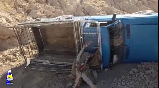 در پی واژگونی وانت نیسان در کهگیلویه ۱۷ نفر مصدوم شدند+ عکس