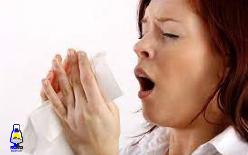 چرا نور شدید باعث عطسه می‌شود؟