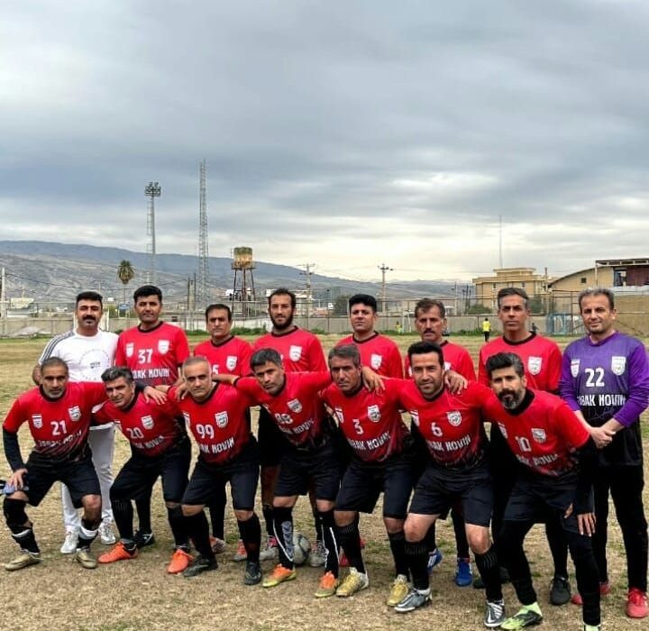 تیم فوتبال پیشکسوتان بابک نوین گچساران قهرمان تورنمنت باشت شد+تصاویر