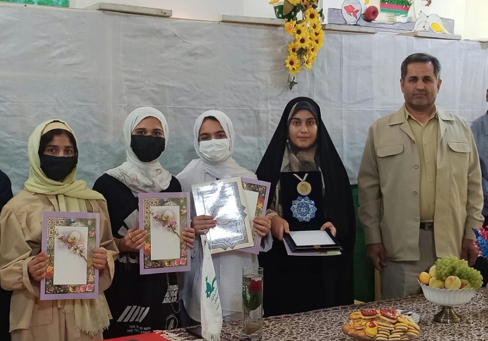 تجلیل از نقاشان نوجوان در شهرستان باشت