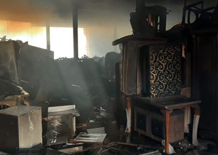 آتش سوزی در نمایشگاه مبل سازی خیابان ستاری تهران