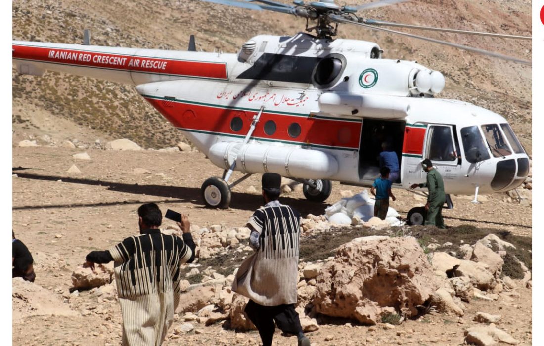 امدادرسانی هوایی هلالاحمر خوزستان به ۶۵خانوار ساکن در مناطق صعبالعبور