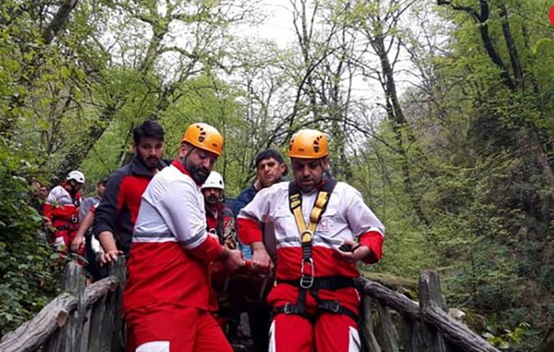 سقوط جوان ۳۸ ساله از آبشار «کبودوال»/ مصدوم به بیمارستان منتقل شد