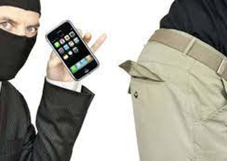 فیلم سرقت آیفون ۱۳ از موبایل‌فروشی با ترفند زلزله! / ببینید