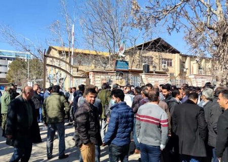 تجمع بازاریان”جمعه بازار یاسوج” جلوی استانداری کهگیلویه و بویراحمد