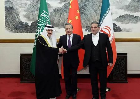 با یک گل بهار نمی‌شود
