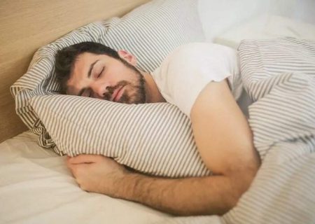 چطور فقط با خوابیدن وزن کم کنیم؟