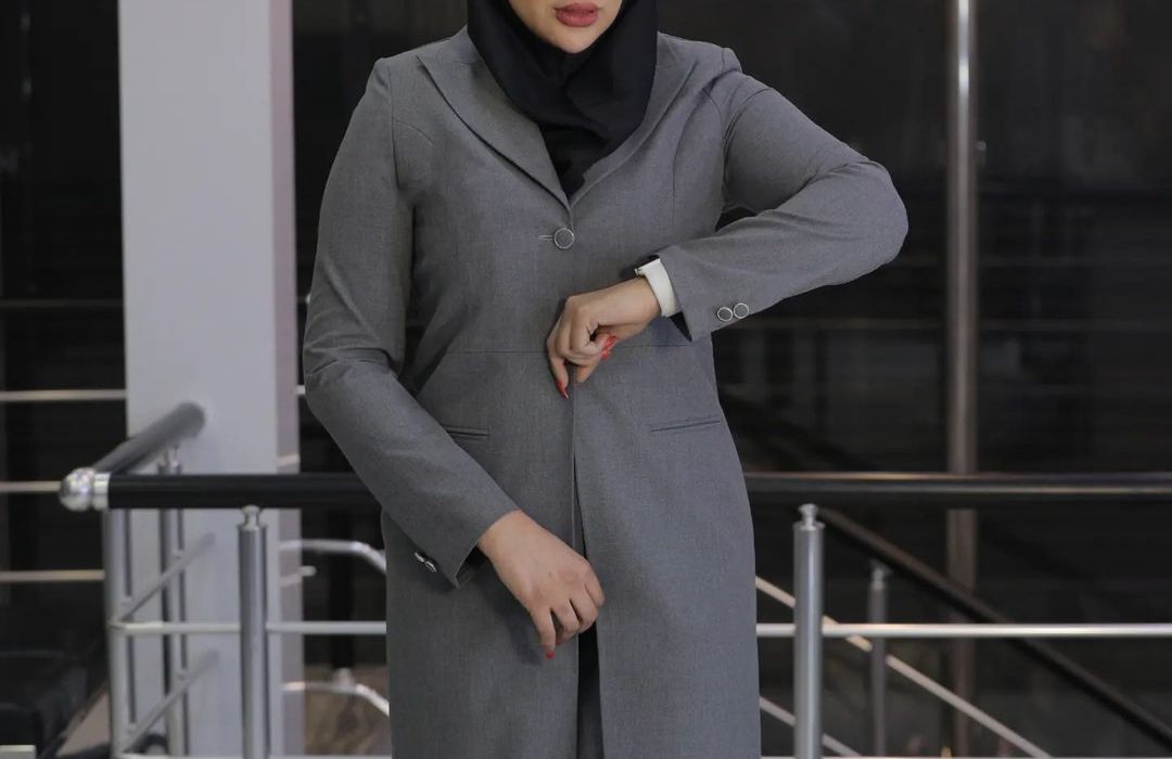 لباس فرم اداری زنانه: چگونه با کمترین هزینه شیک به نظر برسید