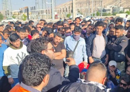تجمع اعتراضی کارگران پتروشیمی گچساران+تصاویر
