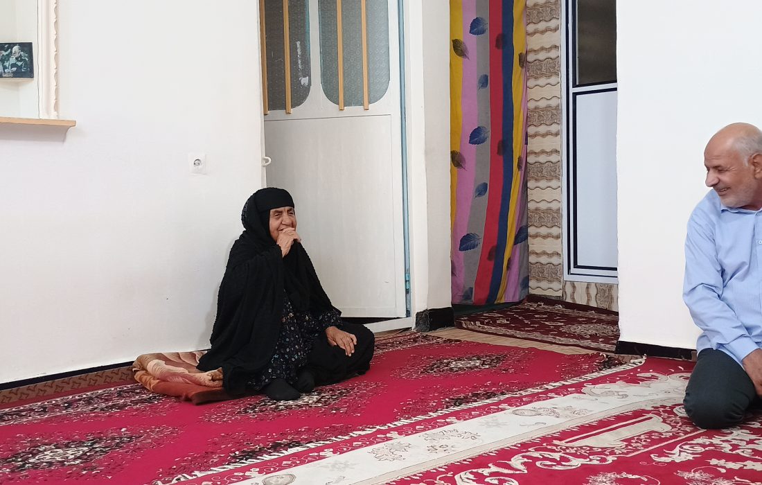 تکریم خانواده شهدا در هفته دفاع مقدس