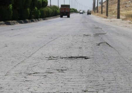 صدای اعتراض مردم گچساران شنونده ای ندارد/وضعیت وخیم آسفالت خیابان های ابرشهر نفتی+تصویر