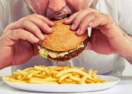 تمرین کنید تا با تمرکز بر حواس غذا بخورید