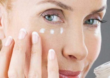 رفع تیرگی دور چشم با این ۳ ویتامین