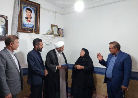 دیدار از خانواده شهدا در هفته شهدای خدمت
