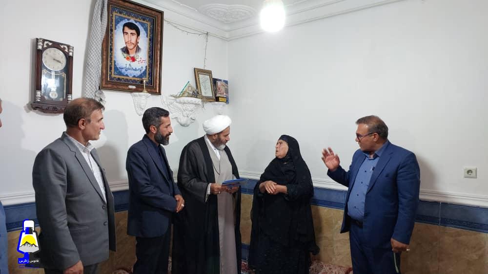 دیدار از خانواده شهدا در هفته شهدای خدمت