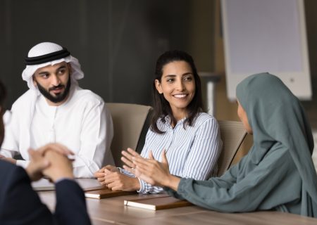 برترین حوزه‌های سودآور برای ثبت شرکت در کشورهای عربی در سال ۲۰۲۵