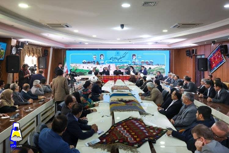 امضای سه تفاهم‌نامه سرمایه‌گذاری در حاشیه نشست رئیس جمهور با فعالان اقتصادی در یاسوج