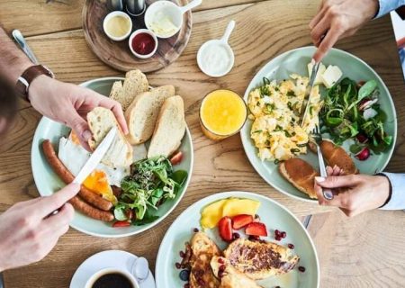 بهترین زمان صرف صبحانه برای کاهش کلسترول