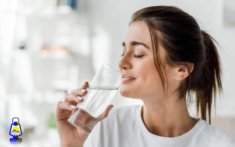 چگونه با نوشیدن آب، سوخت‌وساز بدن را افزایش دهیم؟
