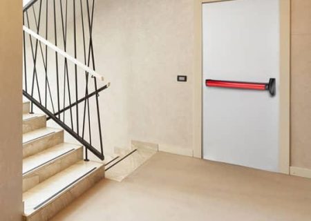 ضوابط نصب درب ضد حریق در راه پله